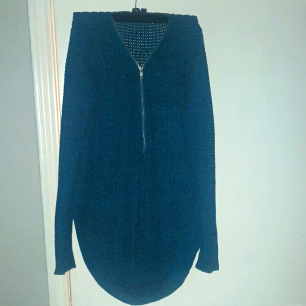 GUESS Women's Blue Zipper Sweater